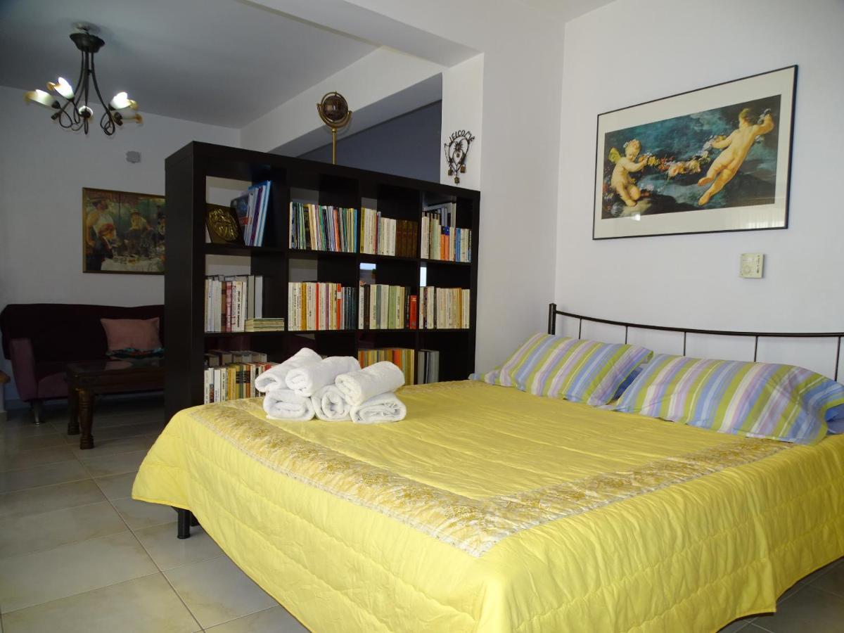 Dreamy Studio With Private Garden Apartment Athens Ngoại thất bức ảnh